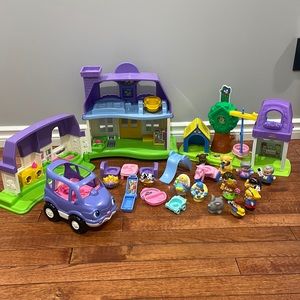 COPY - Little People House, Sideyard, Car and Accessories